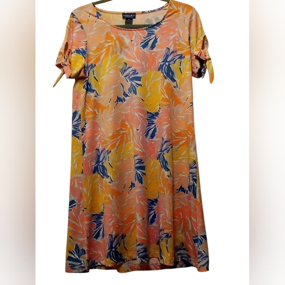 Caribbean Joe - Tropical Floral Pattern, Short Sleeve W/ Tie Accent, Size Medium - Picture 13 of 15